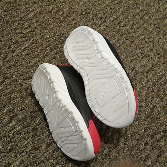 Baby boy Spiderman shoes size 7 - Picture 3 of 4